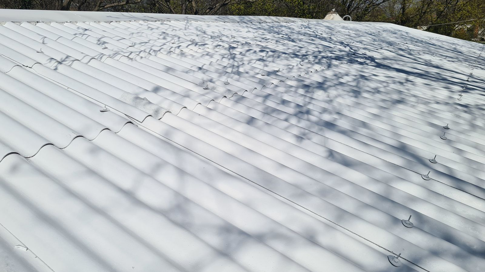 Palatető felújítása és tartós vízszigetelő bevonattal való kezelése